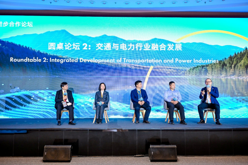 商用車(chē)電動(dòng)化新突破！殼牌攜手一汽解放率先推出商用車(chē)電池浸沒(méi)式冷卻創(chuàng)新方案